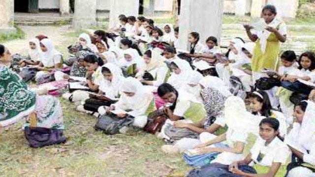 শিক্ষার্থীদের মাদকমুক্ত রাখতে শিক্ষাপ্রতিষ্ঠানে ডিবেটিং ক্লাব গঠন করা হবে | কলেজ নিউজ 