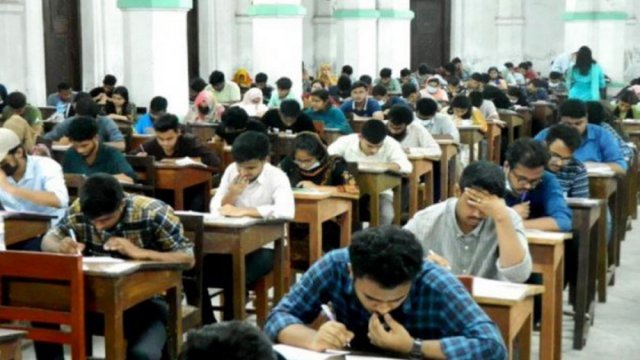 তালাবদ্ধ কেন্দ্রে হবে শিক্ষক নিয়োগ পরীক্ষা | স্কুল নিউজ 