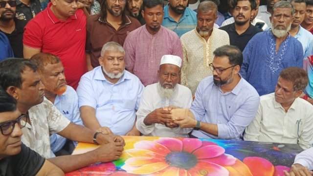 শহীদ আবু সাঈদের পরিবারকে তারেক রহমানের উপহার | বিবিধ নিউজ 