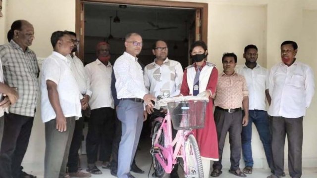 জলঢাকায় বাইসাইকেল পেলেন ১২৫ শিক্ষার্থী | বিবিধ নিউজ 