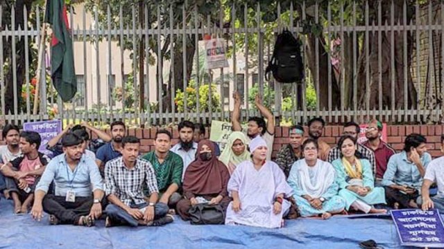 ৩৫ প্রত্যাশীদের প্রতিনিধিদল সচিবালয়ে | চাকরির খবর নিউজ 