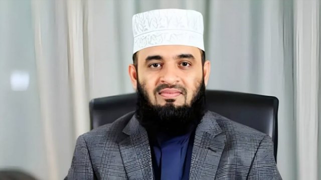 সাড়ে চার বছর পর দেশে এলেন মিজানুর রহমান আজহারী | বিবিধ নিউজ 