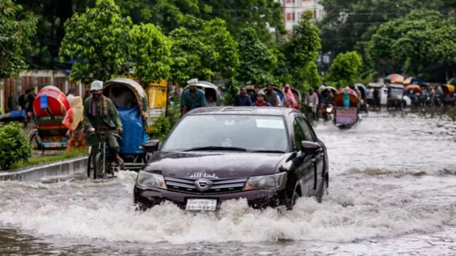 Incessant rains throw life out of gear in Dhaka | Miscellaneous News 