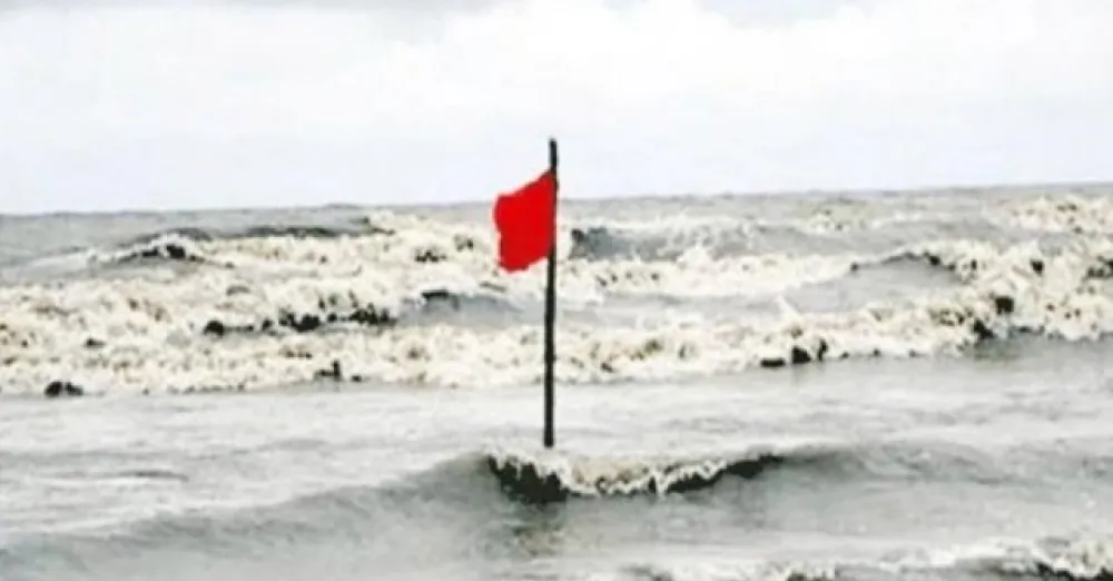 Warning signal number 3 at payra port