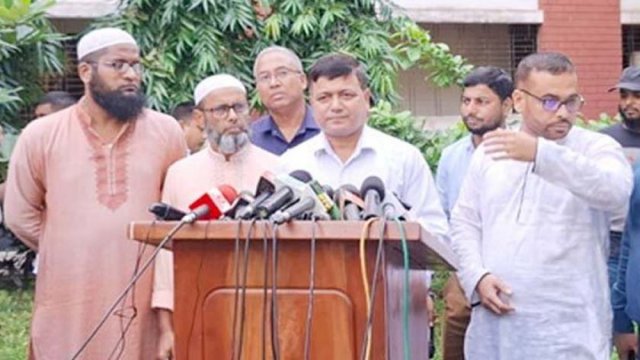 বেরোবিতে রাজনীতি নিষিদ্ধ, দুই শিক্ষকসহ বরখাস্ত ৯ | বিশ্ববিদ্যালয় নিউজ 