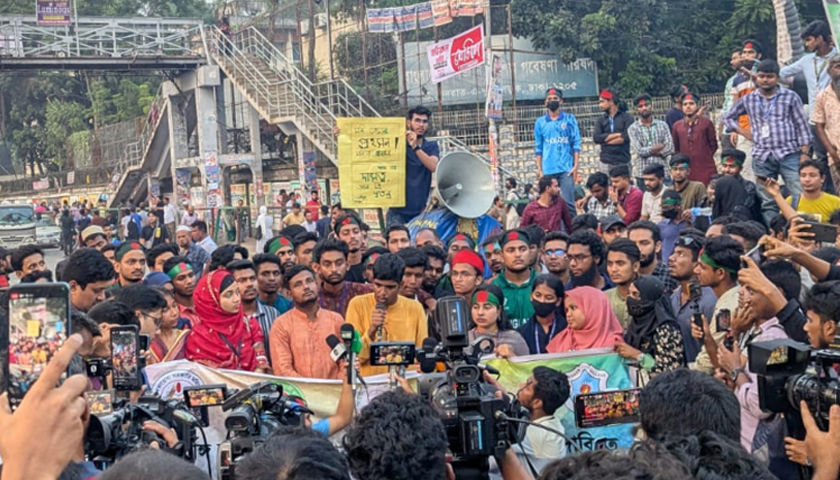 উপদেষ্টার বিবৃতিতে হতাশ সাত কলেজ শিক্ষার্থীরা, রোববার ফের ব্লকেড