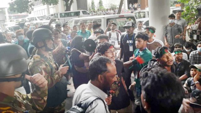 সচিবালয়ে বিশৃঙ্খলা করা ২৬ শিক্ষার্থীকে নতুন মামলায় গ্রেফতার | কলেজ নিউজ 