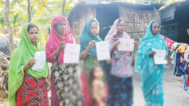 ভর্তি হবে সন্তান, জন্মসনদের চক্রাকার ভোগান্তিতে বাবা-মা | স্কুল নিউজ 