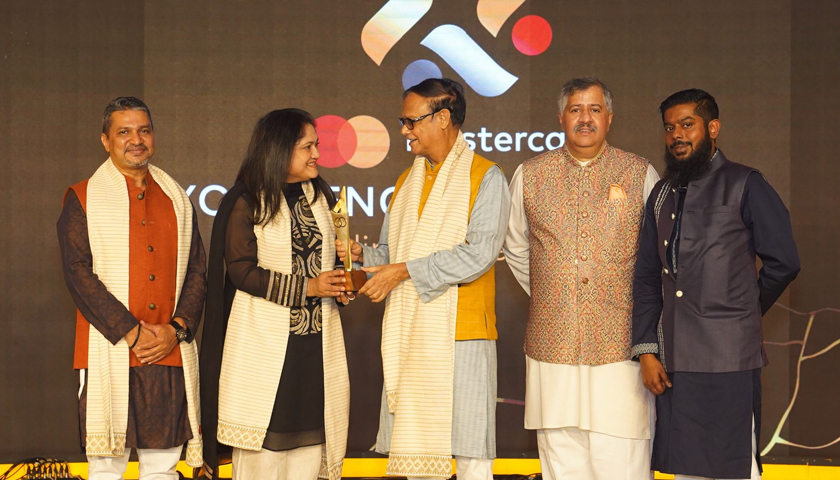 ৪র্থ বারের মতো ‘মাস্টারকার্ড এক্সিলেন্স অ্যাওয়ার্ড’ পেলো বিকাশ