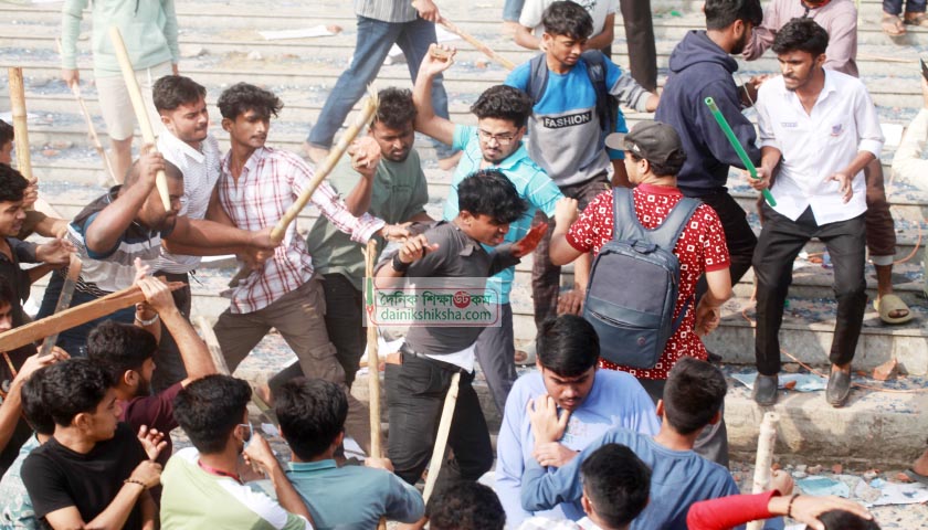 ছবিতে মোল্লা কলেজে হামলা-ভাঙচুর