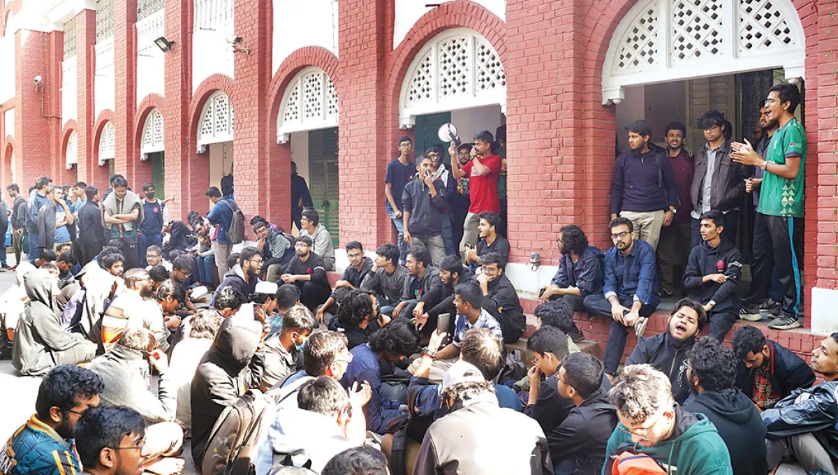 Buet students protest at delay in report against bcl