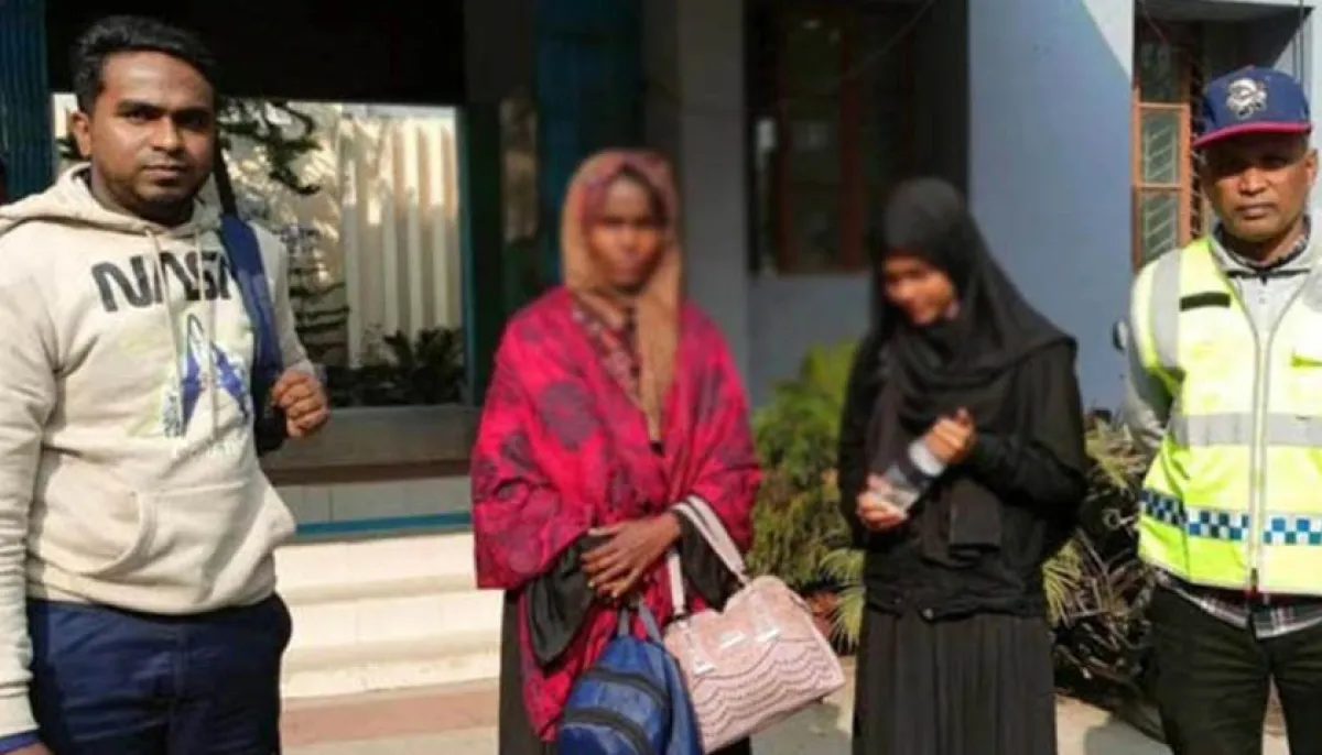 Schoolgirl rescued from pabna after falling in love through tiktok