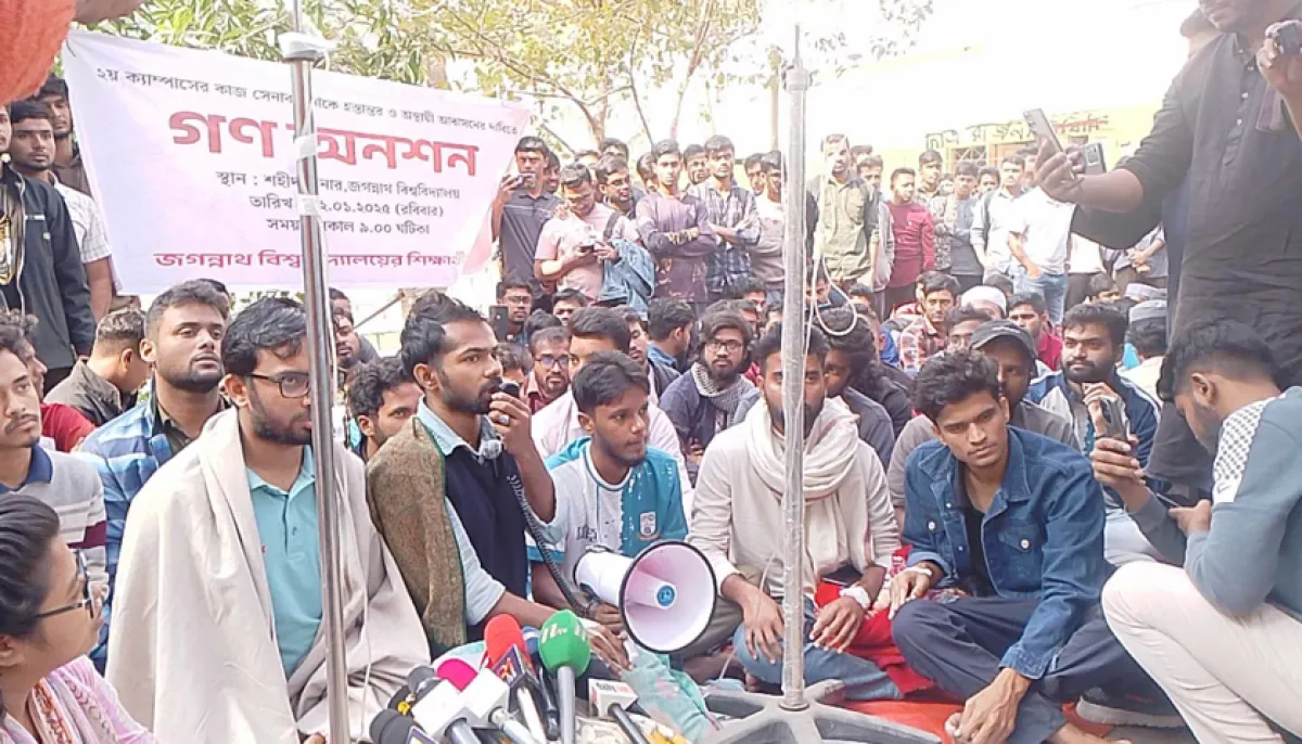 The protesting students of jnu announced the march at the secretariat