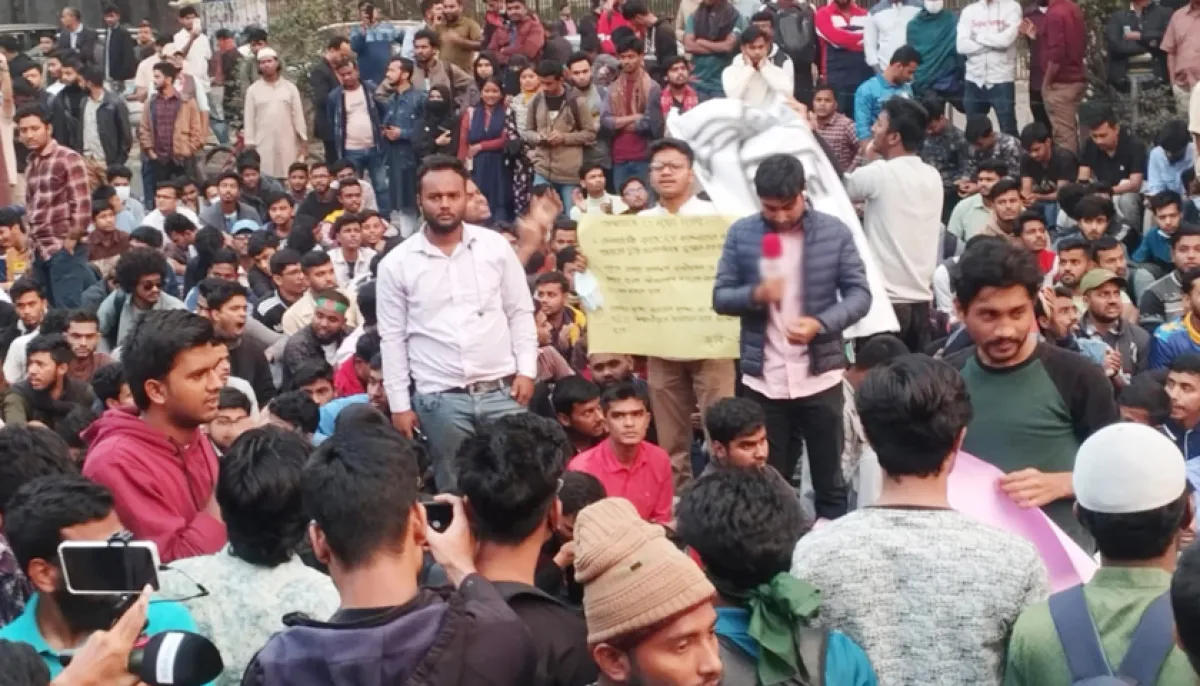 Position of jnu students in front of the secretariat