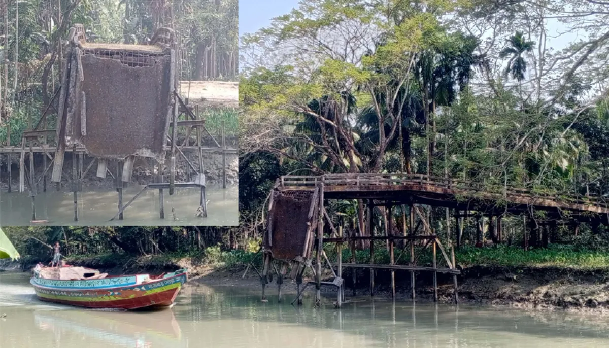 The bridge has been collapsed for five years the students are suffering