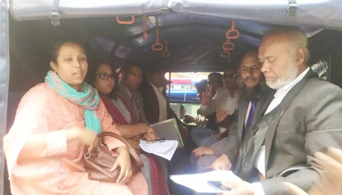 A delegation of teachers is going to yamuna to give a memorandum to the chief adviser