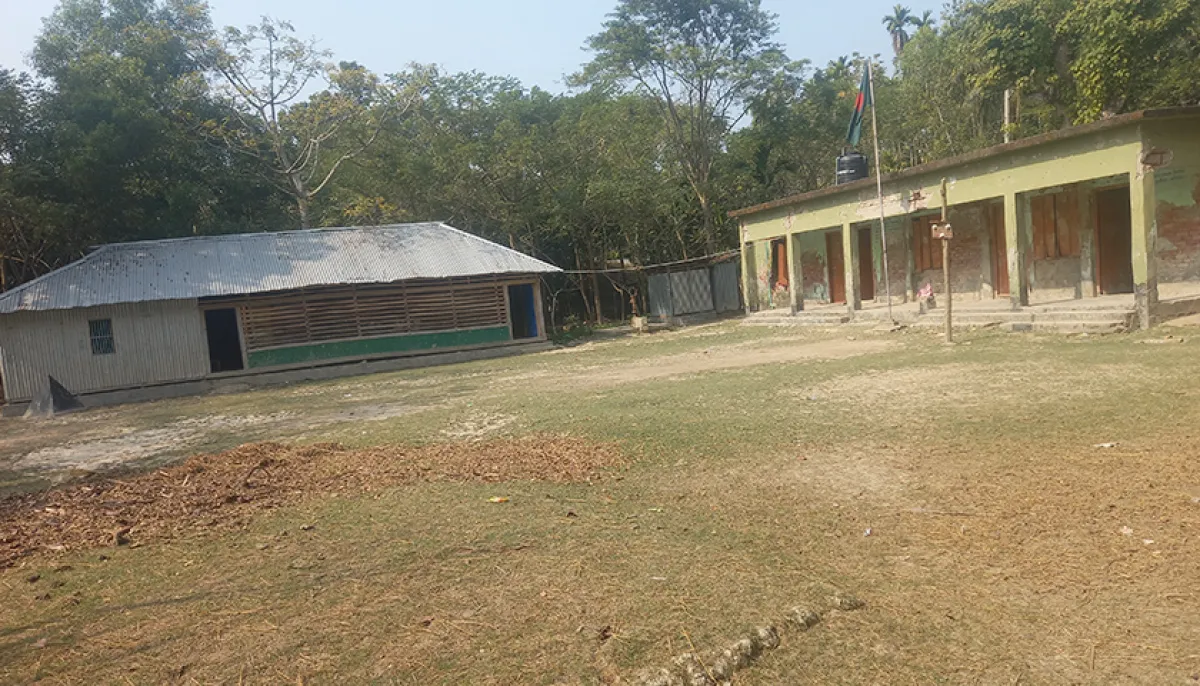 52 year old primary school also has a building crisis