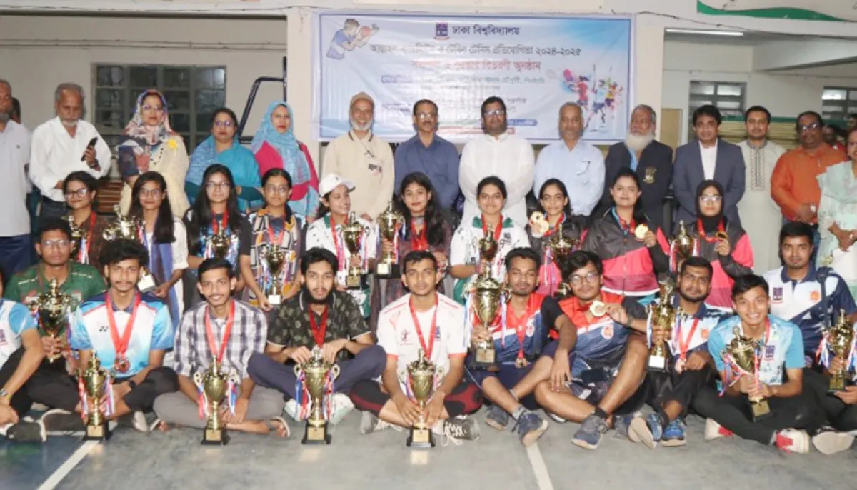 Prize distribution for dus indoor badminton and table tennis competitions