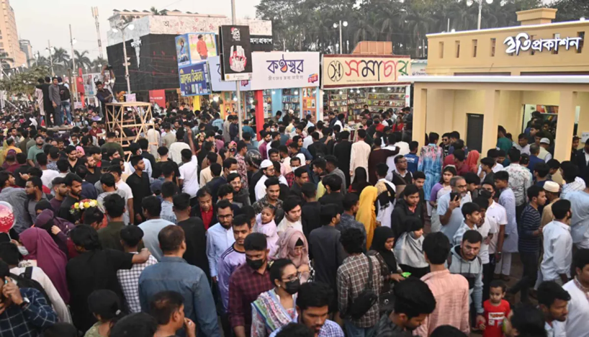 Ekushey book fair witnesses large crowd on international mother language day