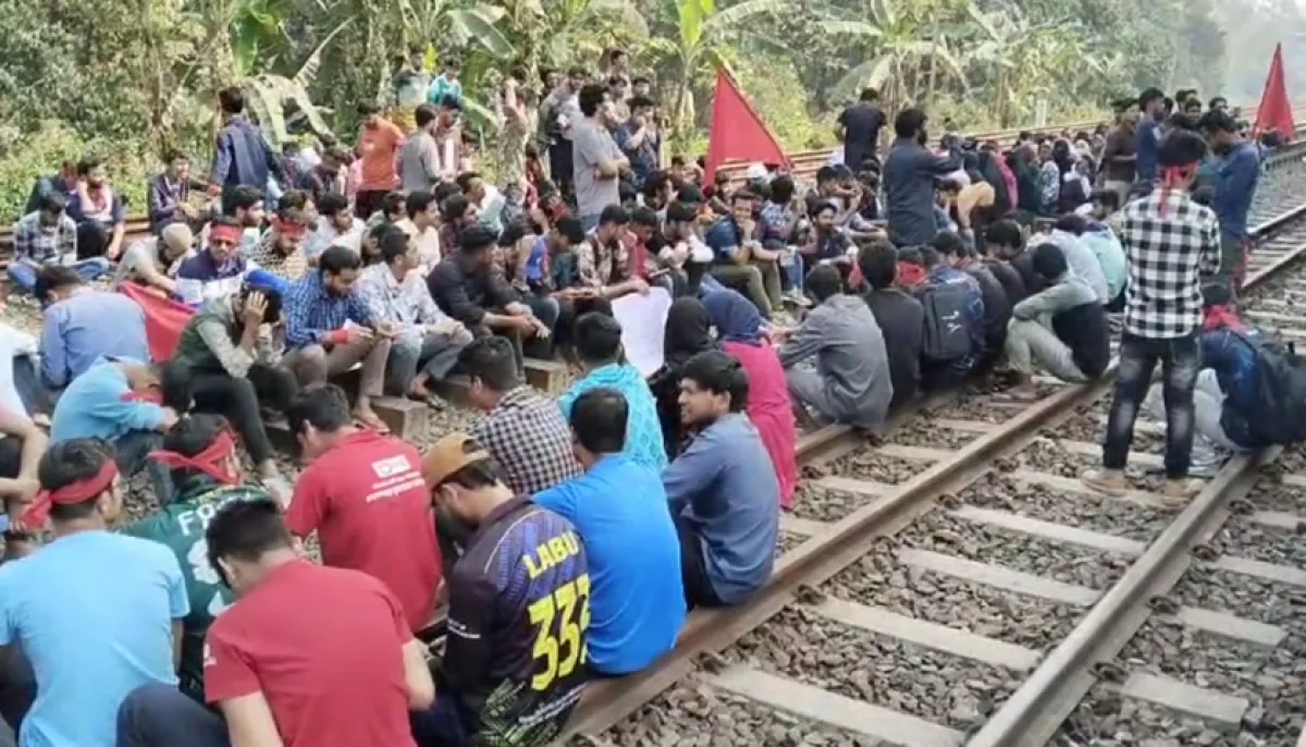 Students block railway line