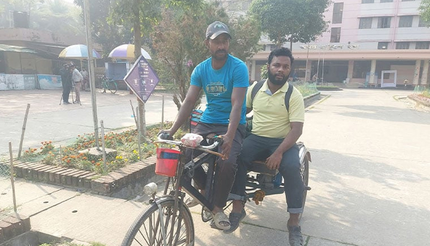 হল ছাড়ছেন কুয়েট শিক্ষার্থীরা | বিশ্ববিদ্যালয় নিউজ 