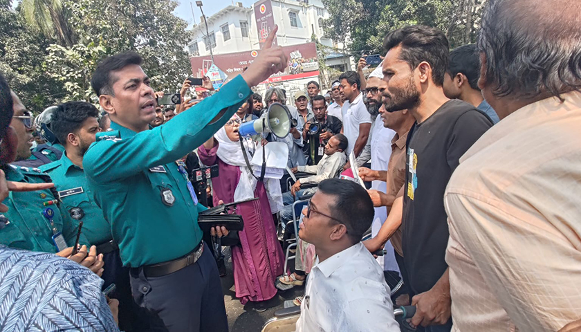 প্রতিবন্ধী বিদ্যালয় শিক্ষকদের পদযাত্রায় পুলিশের বাধা | স্কুল নিউজ 