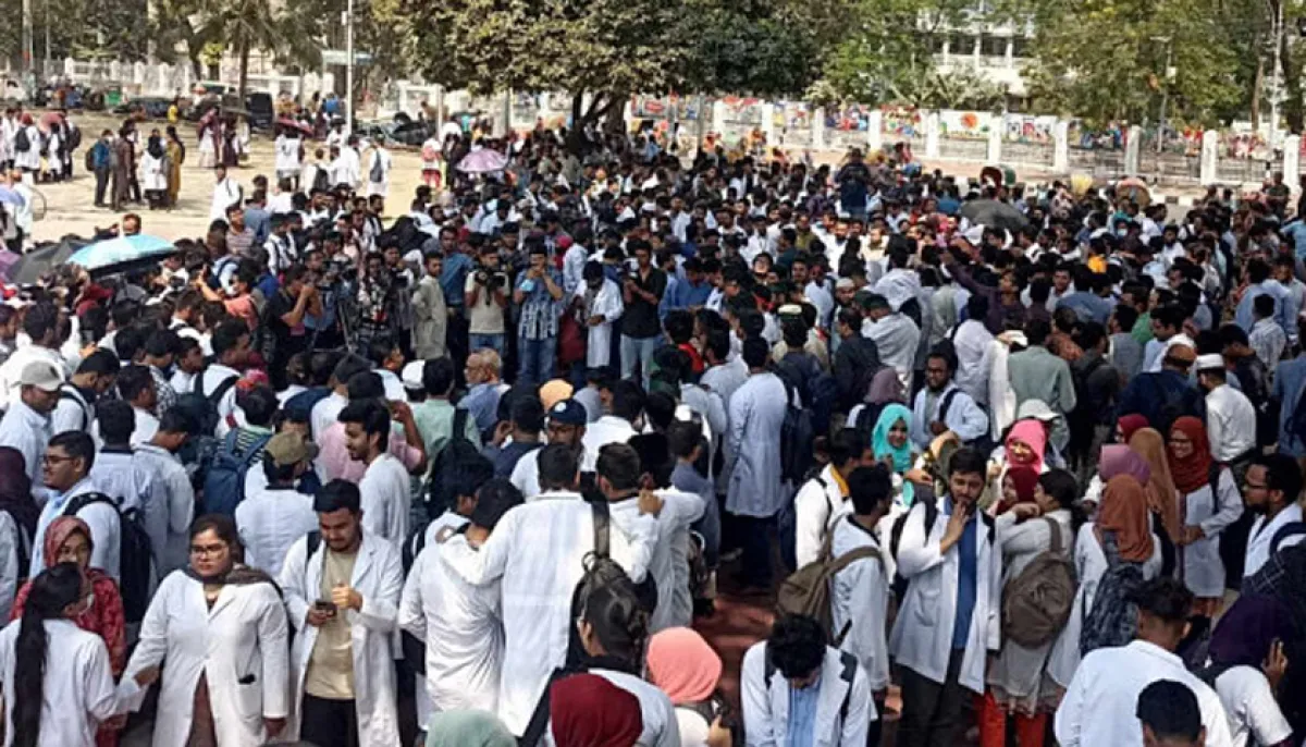 Strike by medical students interns halts dmch outdoor services for over 2hrs