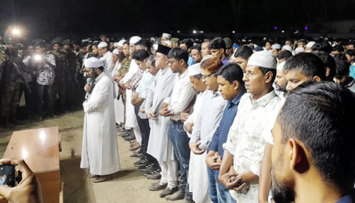 Childs burial complete mob sets fire to rape accuseds house