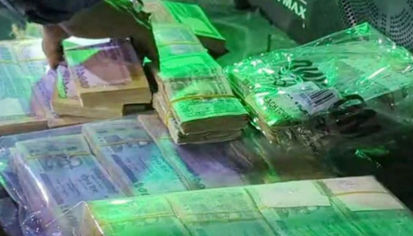 গাড়িতে ৩৭ লাখ টাকা, প্রকৌশলী বললেন ‘ঘুষের টাকা না’ | বিবিধ নিউজ 