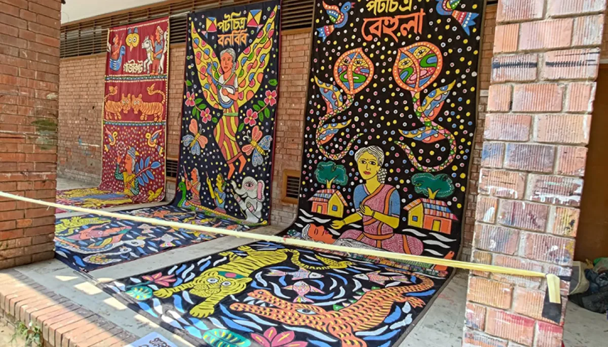 ছবিতে চারুকলার বর্ষবরণ প্রস্তুতি