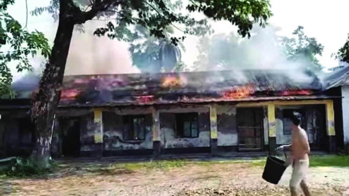 Fire breaks out in jibanananda hall of bm college