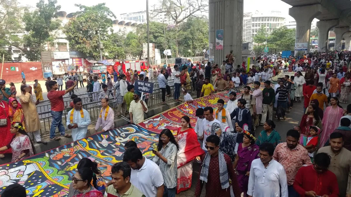 ছবিতে দেখুন আনন্দ শোভাযাত্রা