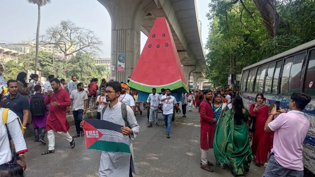 ছবিতে দেখুন আনন্দ শোভাযাত্রা