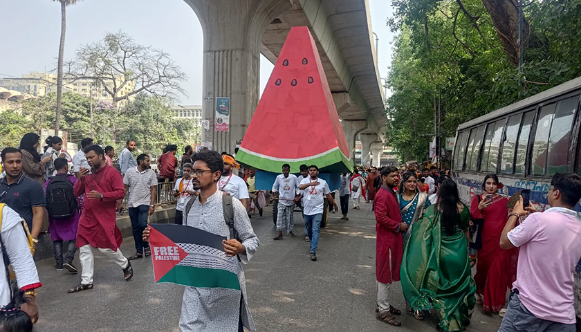 ফিলিস্তিনের প্রতি সংহতি জানিয়ে শোভাযাত্রায় তরমুজের মোটিফ | বিবিধ নিউজ 