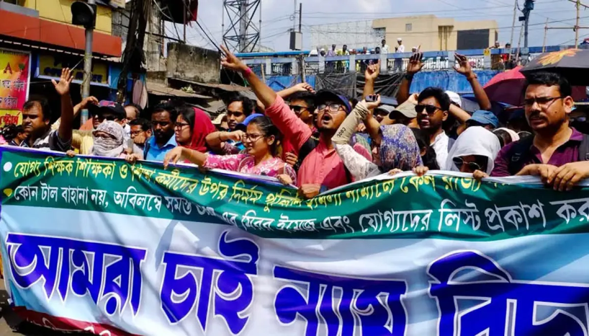 Protest call for teachers who lost their jobs in india