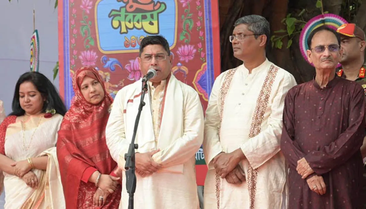 Army chief visits dhakeshwari temple