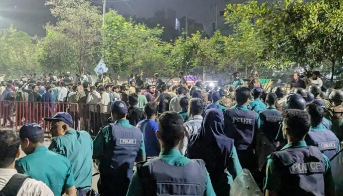 Bcs candidates march towards jamuna