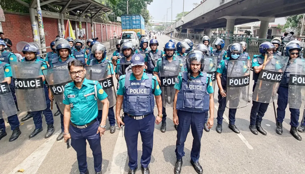 ছবিতে সাত রাস্তা মোড়ে পলিটেকনিক শিক্ষার্থীদের অবস্থান