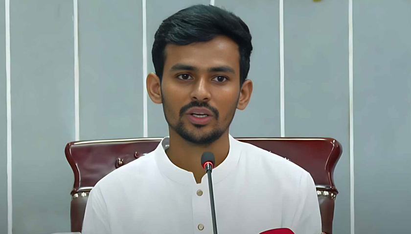 শিক্ষক বাবার ভুলের জন্য ক্ষমা চাইলেন উপদেষ্টা আসিফ, ঠিকাদারি লাইসেন্স বাতিল | বিবিধ নিউজ 
