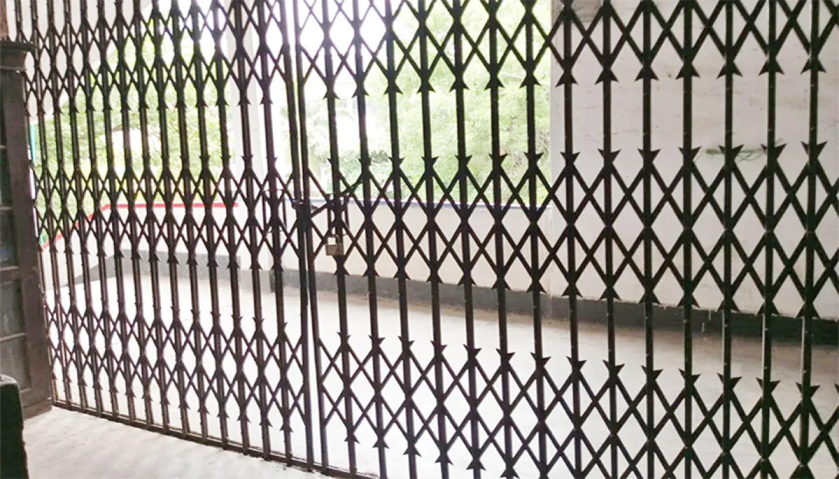 Chhatra dal beats up july protester students protest by locking the department