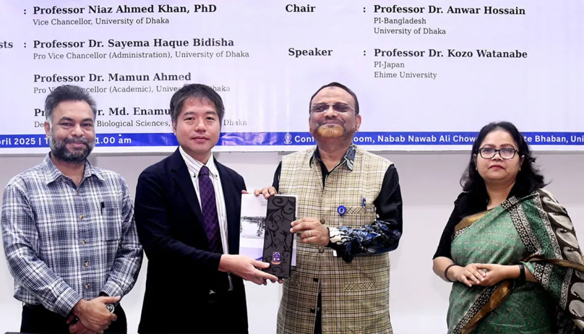 40 percent of du teachers are of international standard
