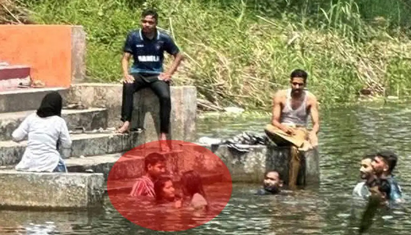 ছাত্র-ছাত্রীদের একসঙ্গে গোসল : সতর্ক করে বিজ্ঞপ্তি জারি | বিশ্ববিদ্যালয় নিউজ 