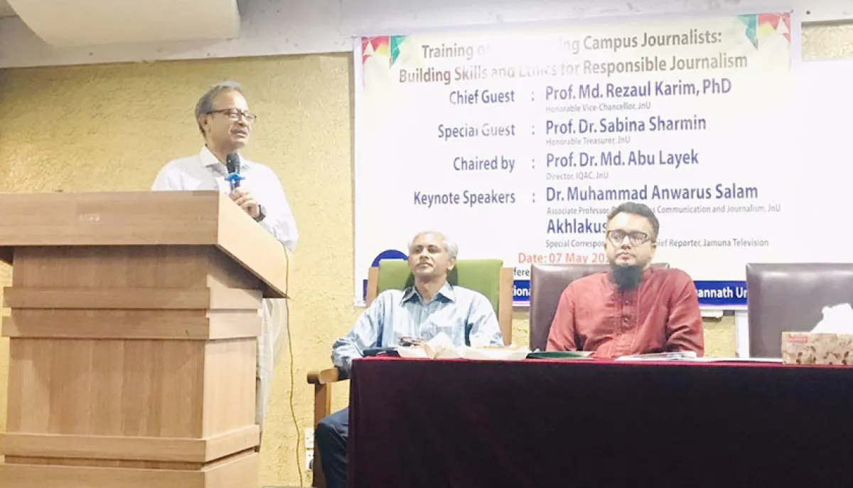 Training workshop at jb on campus journalism