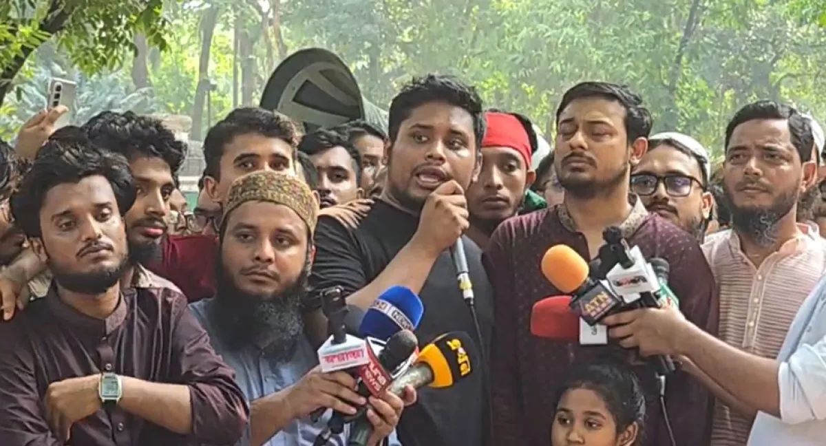Hasnat calls for large gathering on friday to demand ban on awami league