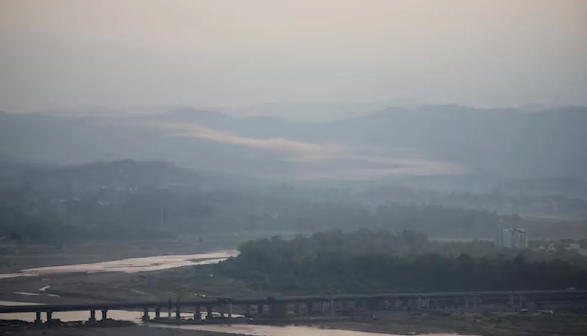 Pakistan retaliates after india attacks three airbases