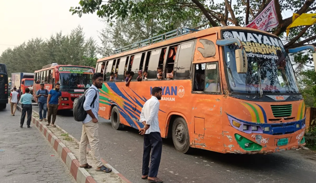 ববি শিক্ষার্থীদের ঢাকা-কুয়াকাটা মহাসড়ক অবরোধ