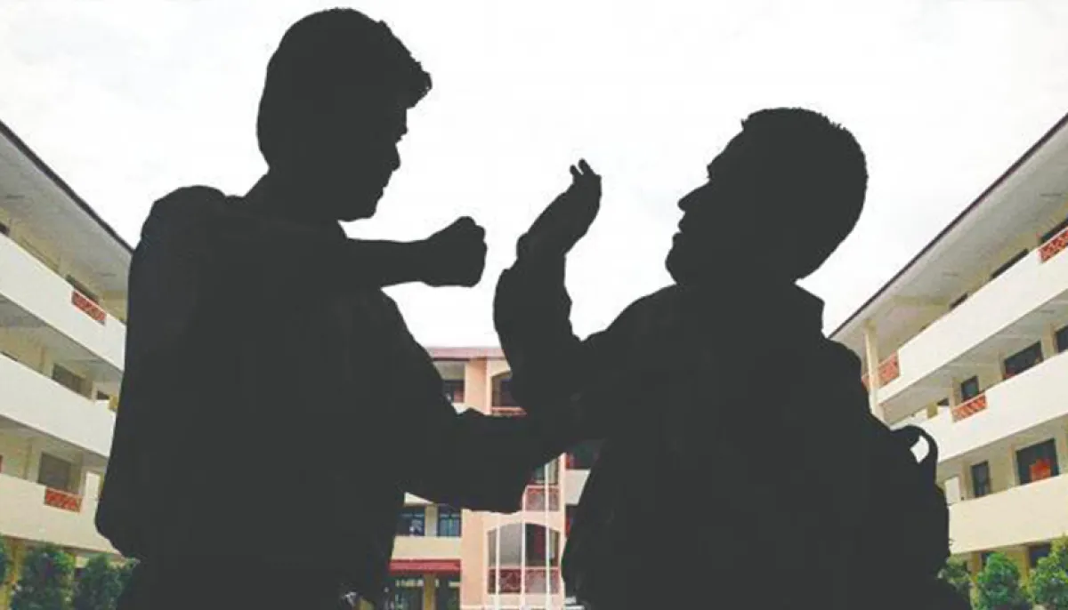 Two chhatra dal groups clash in madrasa