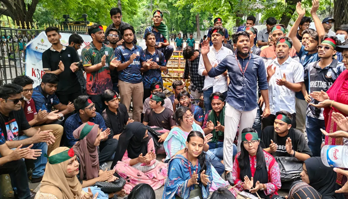 Jnu teachers students gather at kakrail hunger strike planned for after juma
