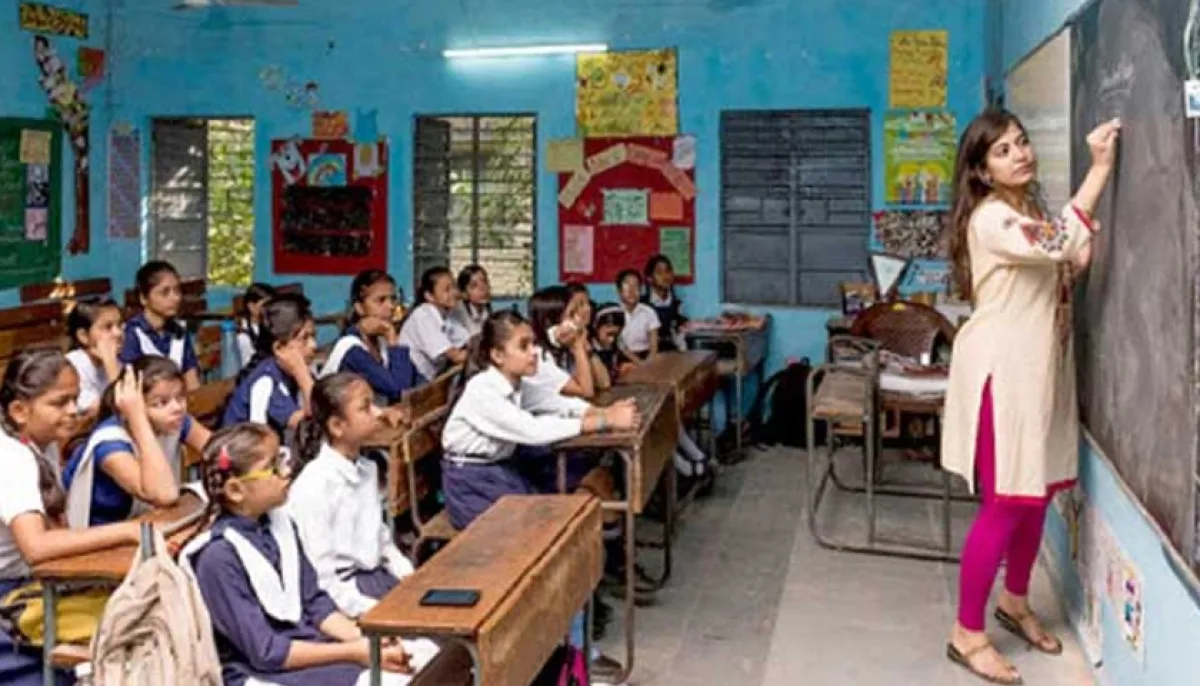 Primary teachers on strike