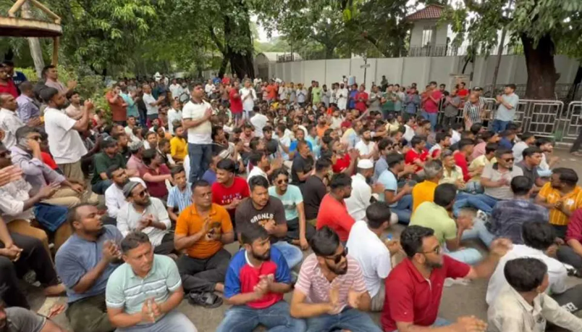 Ishraques supporters continue demo demanding resignation of asif mahfuj
